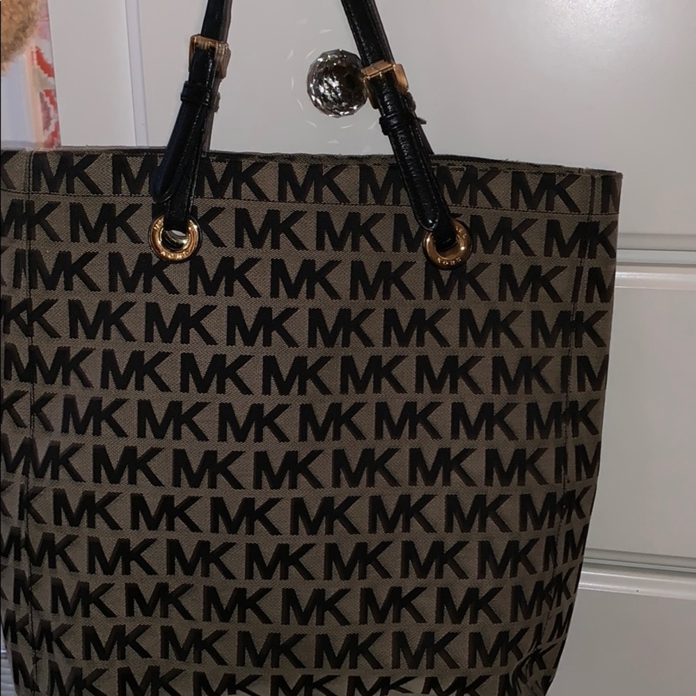 Michael Kors tote